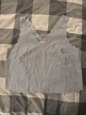 BONGO Black & White Striped Scallop V‑Neck Tank